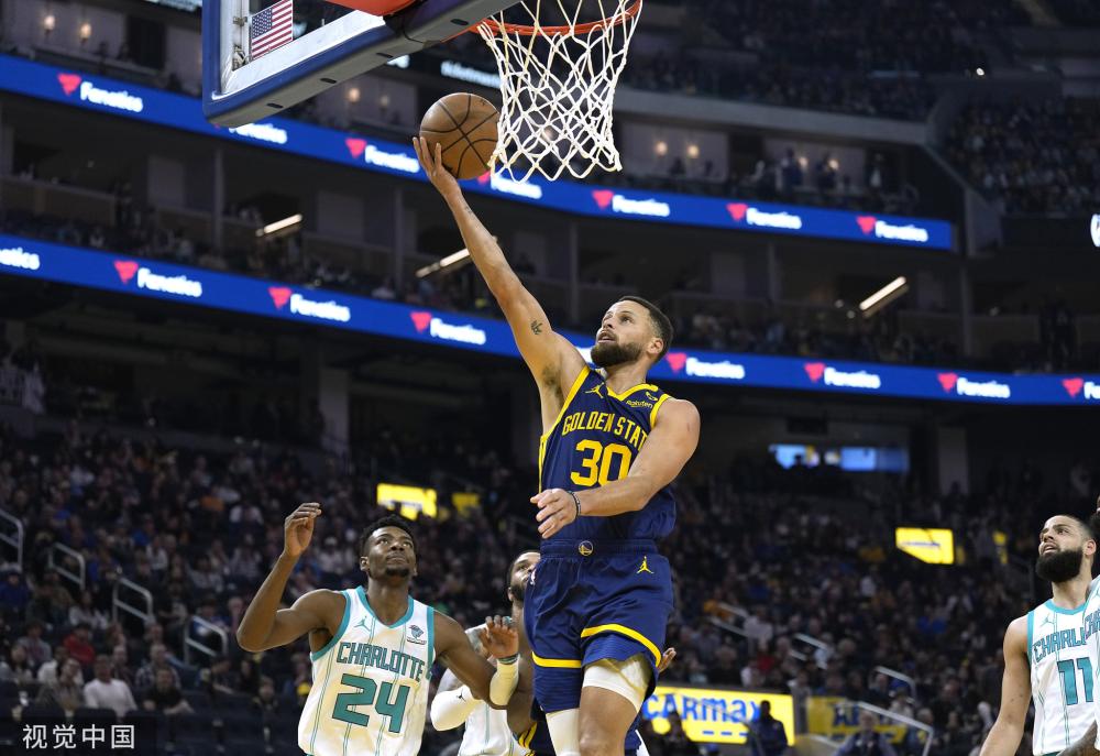 攻势足球的 攻势足球的